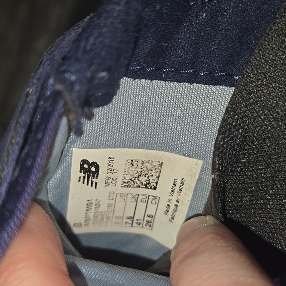 New Balance Sneakers, Womens 9.5, Great Condition - Picture 2 of 9